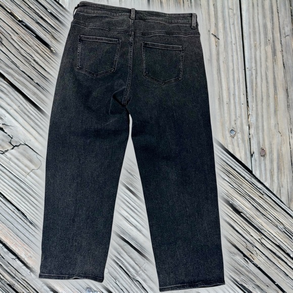 Universal Standard Etta High Rise Straight Leg Jeans 28 Inch in Washed Black 10 - Picture 11 of 16